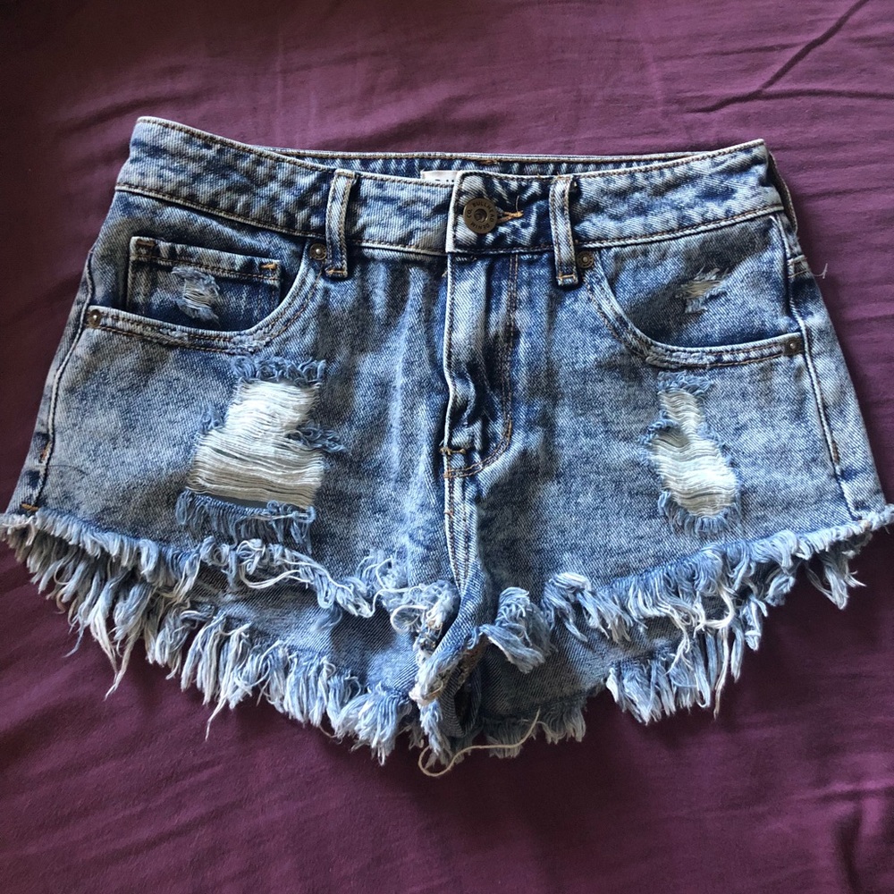 Bullhead Distressed Shorts